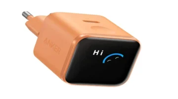 أنكر تطرح شاحن Nano بقوة 45 واط وشاشة ذكية في الأسواق الأوروبية